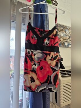 SIZE LARGE..IN GOOD CONDITION. Floral V-Neck Sleeveless Tank with Waist Tie